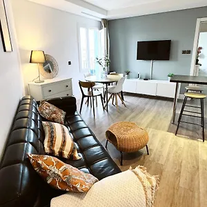 Stunning Centre Penthouse With Private Balcony - Grand House Apartment Gibraltar